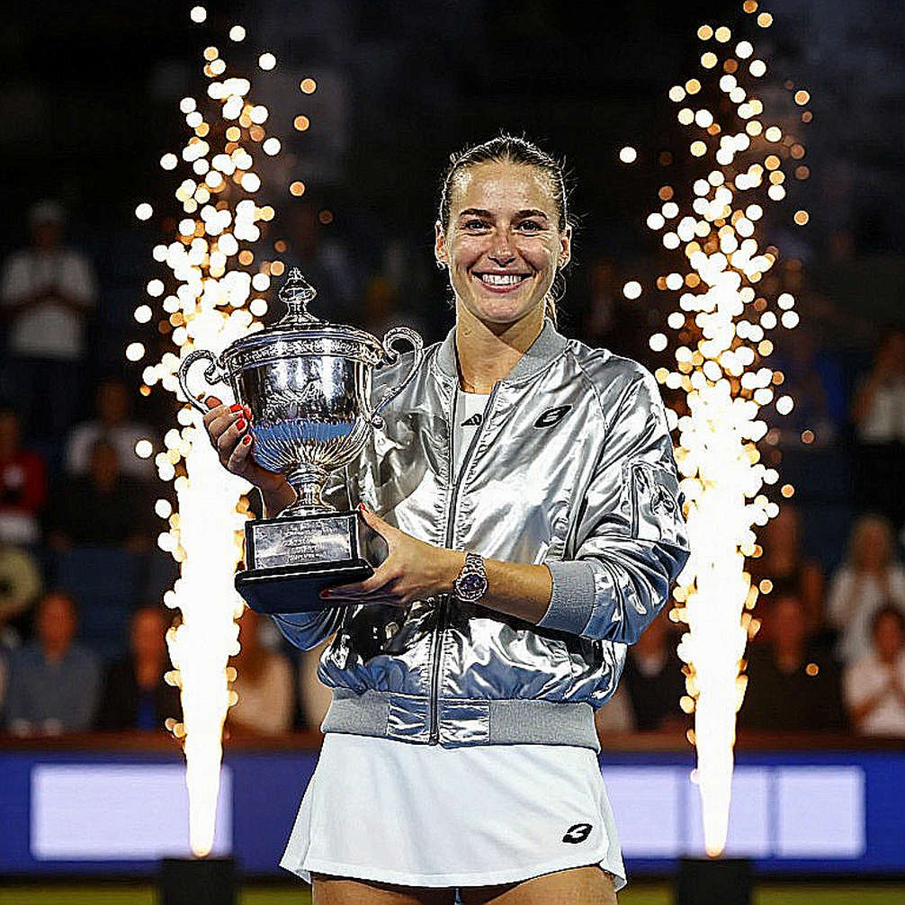 Zverev vào bán kết US Open: 31 game giữ giao bóng và hóa đơn 16 giờ 40 phút Zverev vào bán kết US Open: 31 game giữ giao bóng và hóa đơn 16 giờ 40 phút