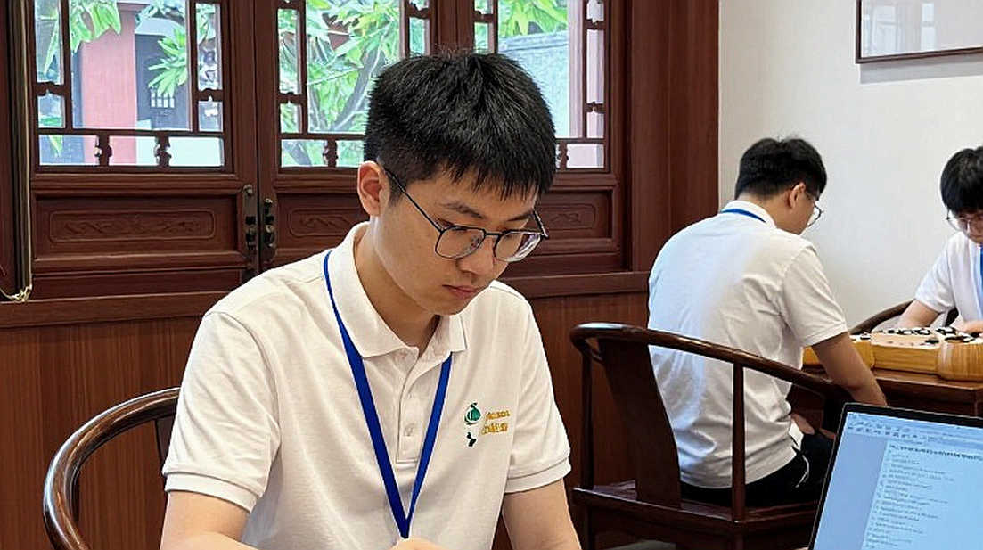 Bodhana Sivanandan, 11 tuổi, 6/7 điểm và canh bạc 3.Bc4 ở Olympiad cờ vua Samarkand 2026