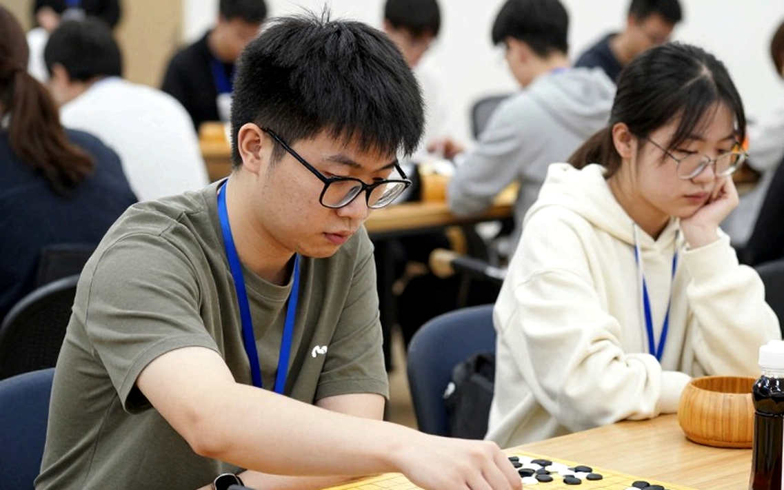 Elephant Gambit và cái móc Bundesliga: đọc lại một khai cuộc bằng dữ liệu