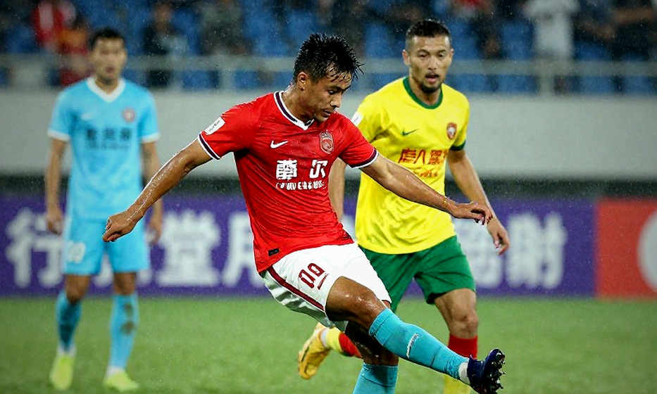 Al-Hilal lần thứ hai chạm trán ngai vàng lịch sử của Al-Ahli: Cú ngã 0-2 trước Neom và bài toán từ chấn thương Bounou