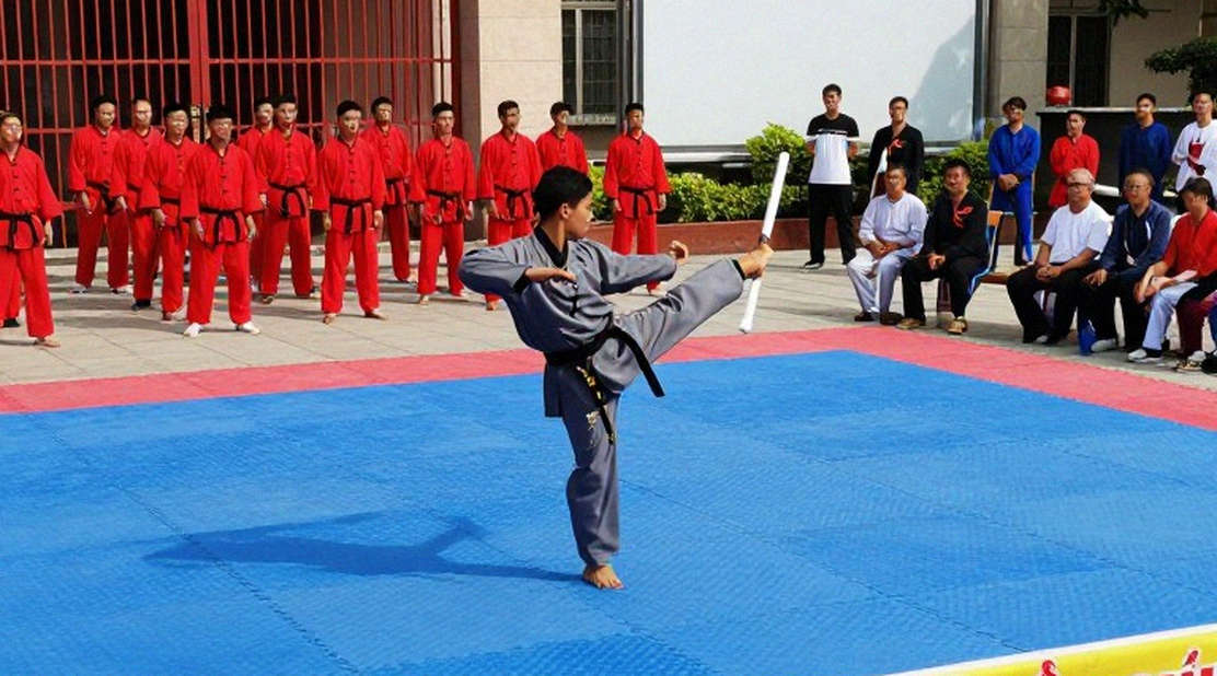 Kiếm ba cạnh nữ Singapore và tấm huy chương đồng đầu tiên: Đọc lại cú lật ngược từ cấu trúc nhánh đấu